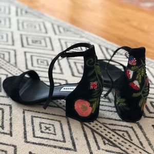 Steve Madden Inca Sandals in size 6